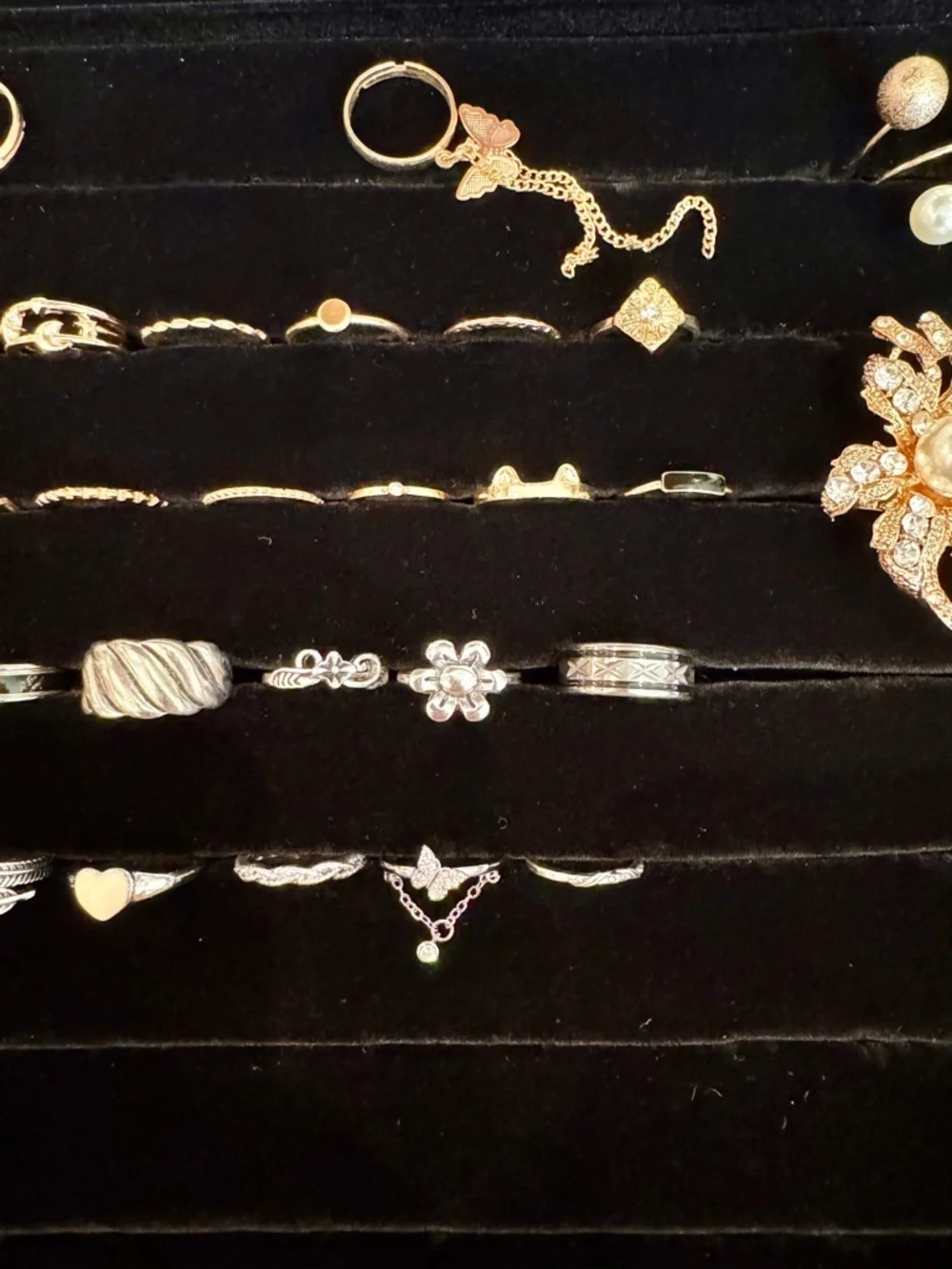 50 Ring Lot Goldtone & Silvertone – Reseller Bulk – Dainty & Statement Styles - Picture 6 of 9